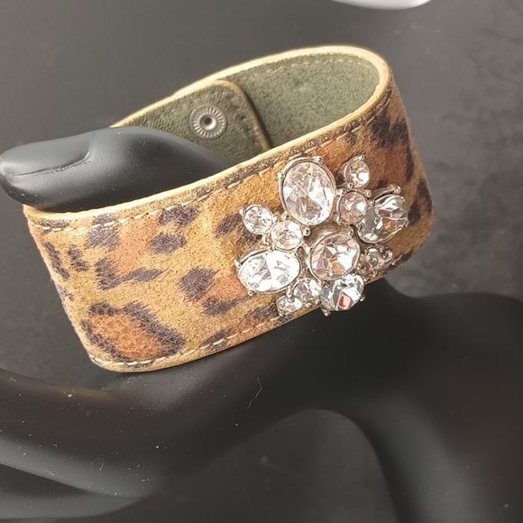 None Other - leopard print rhinestone decoration snap closure bracelet